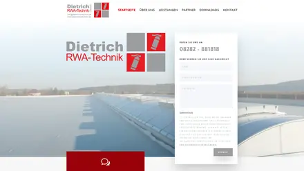 Startseite der Dietrich RWA-Technik GmbH: Logo vor einem Foto von Lichtkuppeln auf einem Dach, rechts ein Kontaktformular mit Telefonnummer